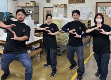 サトミ紙工株式会社 スタッフTシャツ