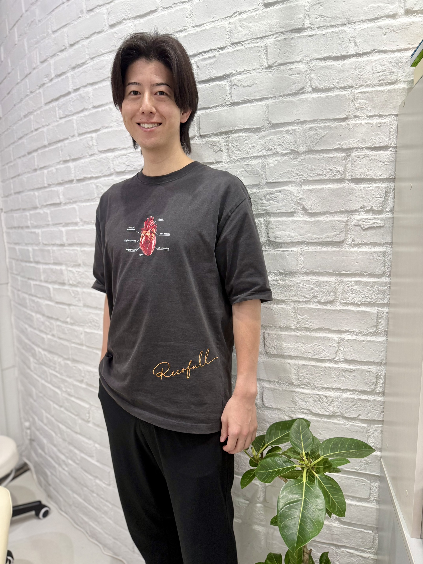 リカフル整体院 様|ユニフォームTシャツ